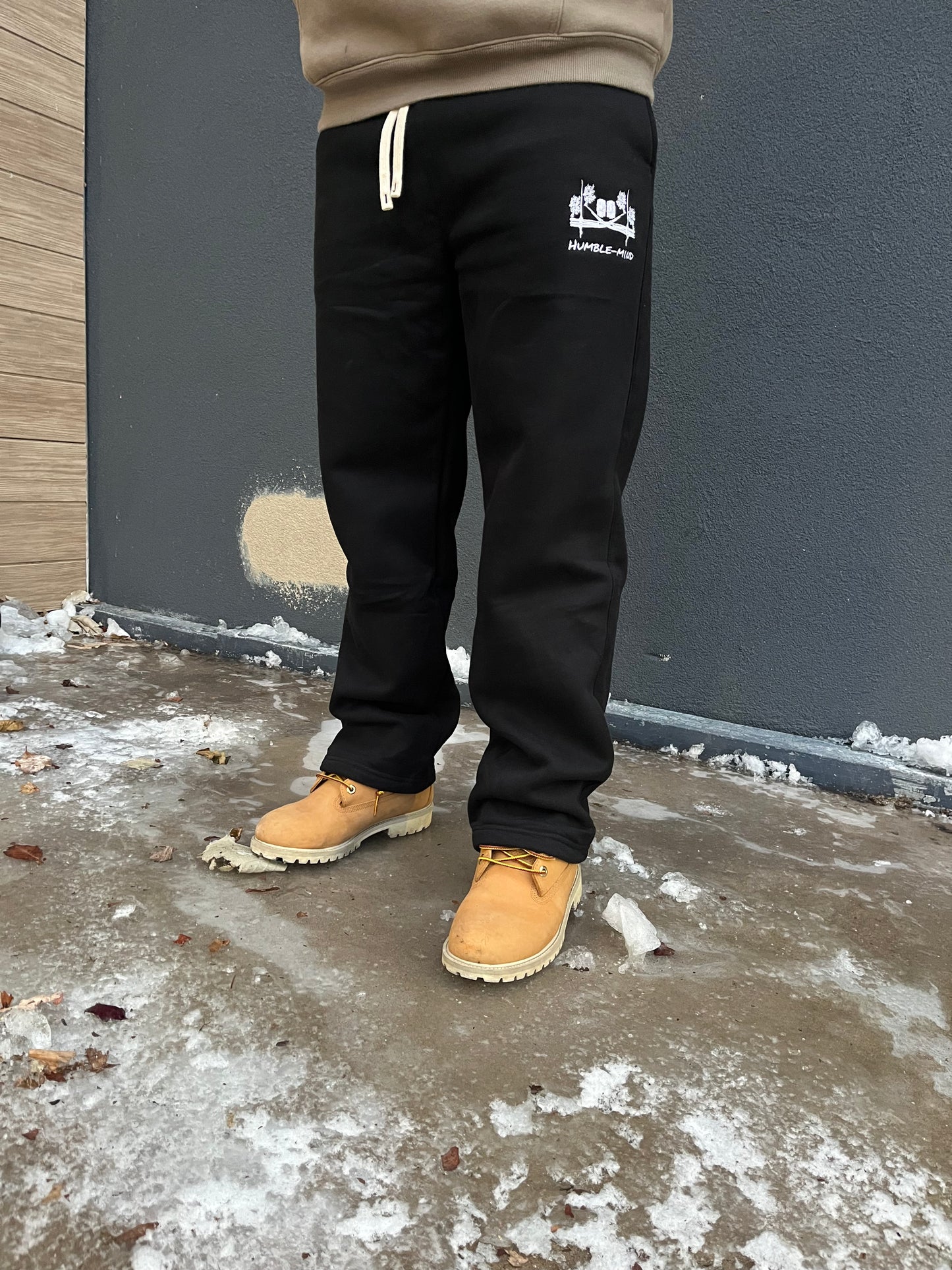 Humble-Mind Black Sweats