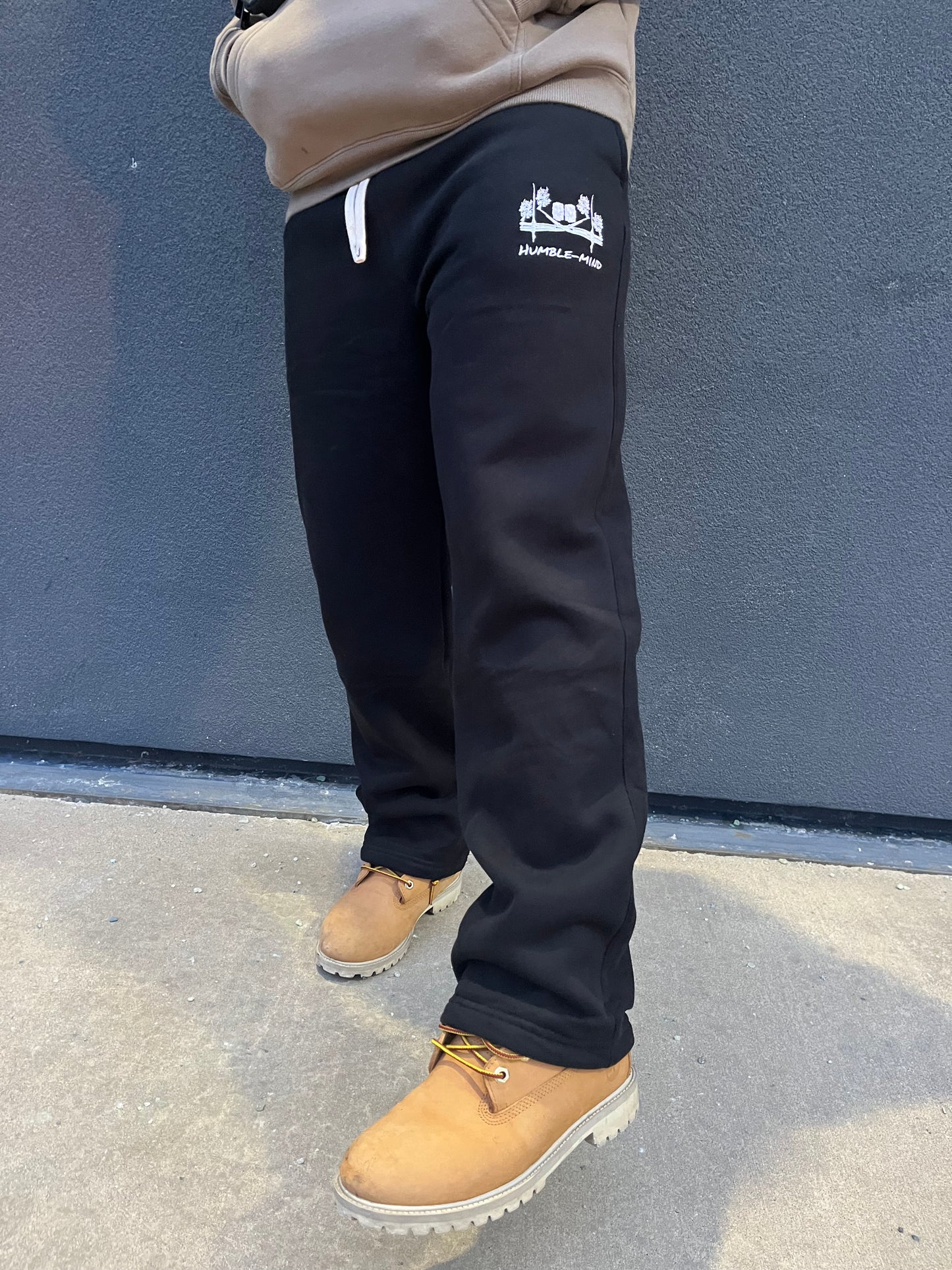 Humble-Mind Black Sweats